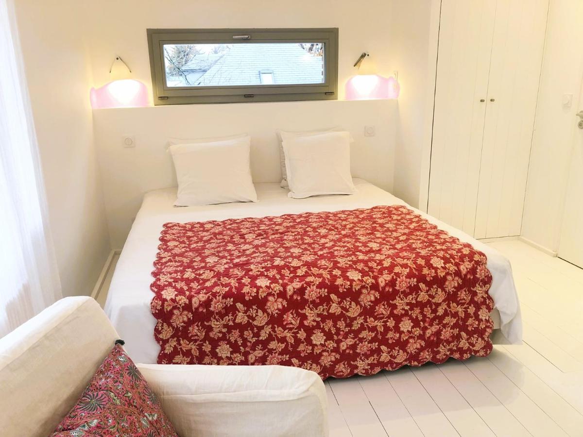 Denis & Virginie - Chateau A Pied - Parking Gratuit Versailles Room photo